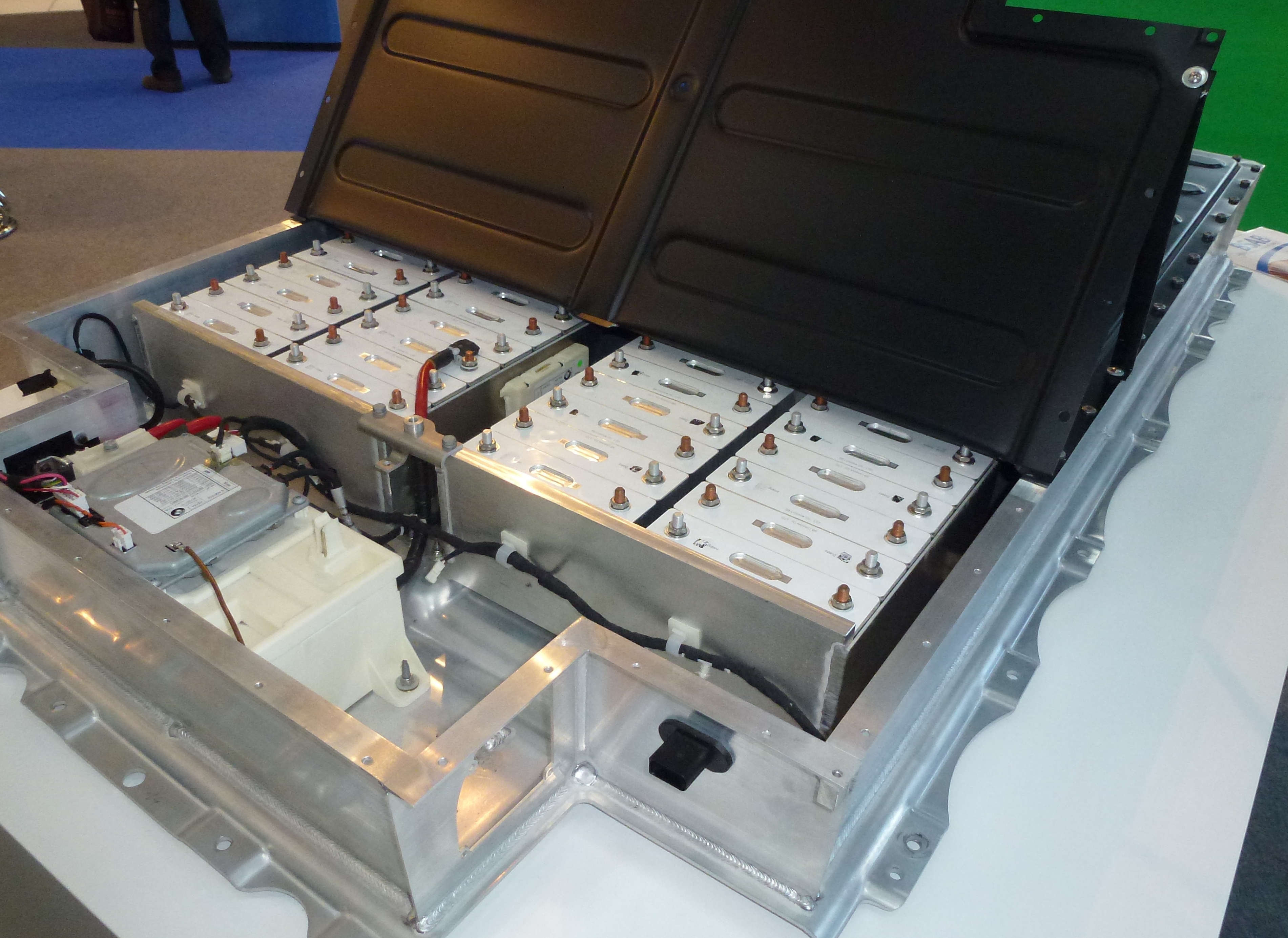Electric vehicle battery pack